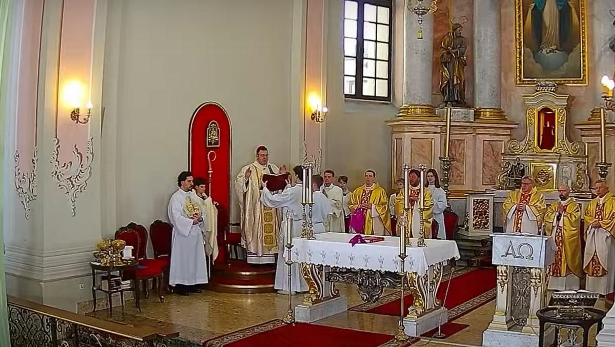 Арцыбіскуп Станеўскі падчас Імшы Вячэры Пана: адкрыць сэрцы на святло, якое сыходзіць з Эўхарыстыі