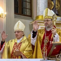 Арцыбіскуп Кандрусевіч віншуе арцыбіскупа Станеўскага з Імянінамі