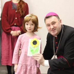 Дзеці з Місіі Добрага Самараніна павіншавалі Мітрапаліта з днём імянінаў